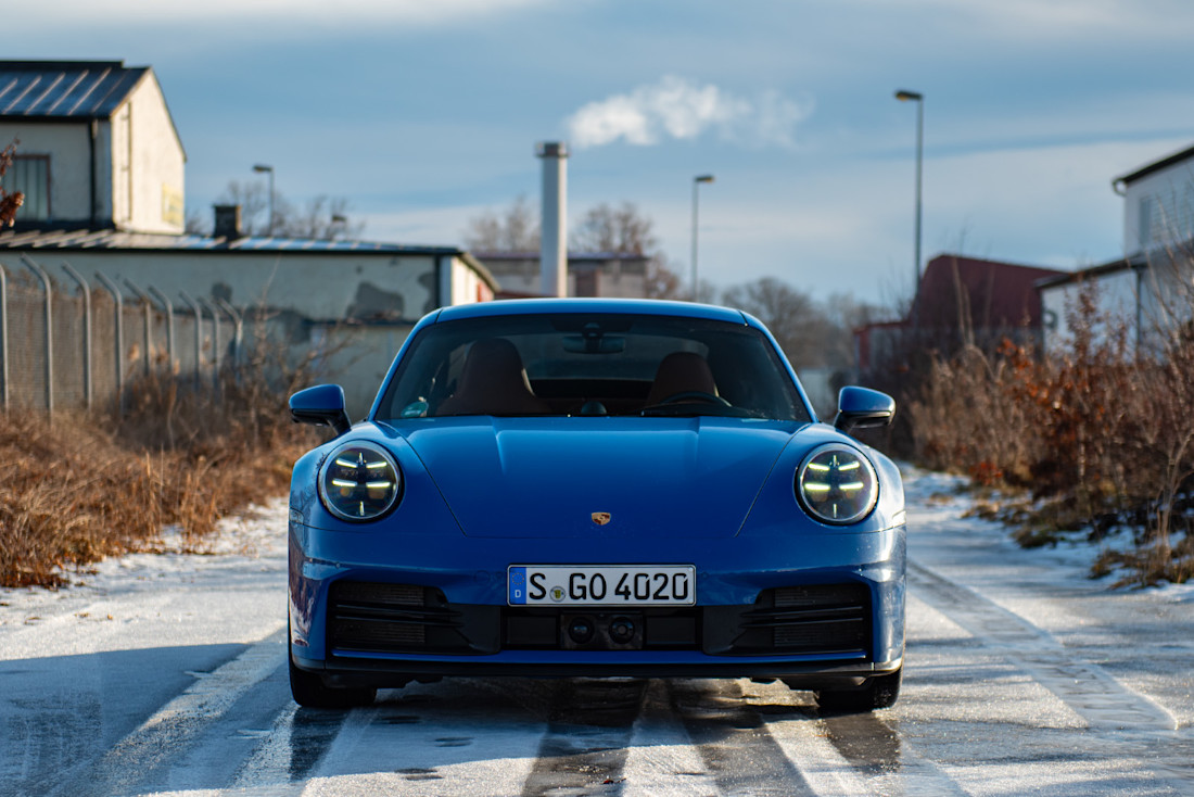 porsche-911-992-2-carrera-2025-front