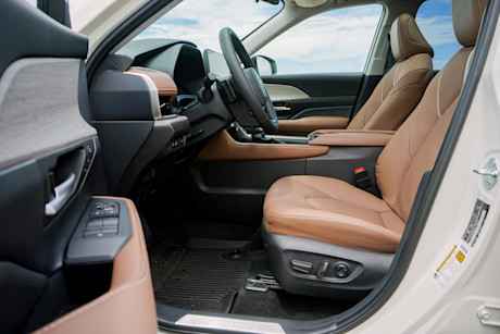 Editorial 2024 toyota grand highlander 19 di