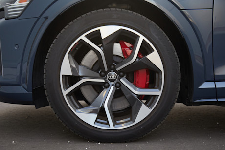 Editorial 13 audi sq8 sportback e tron