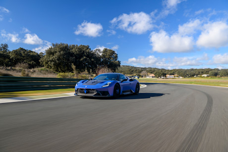 Small-25868-04-maserati-gt2-stradale-at-ascari-circuit