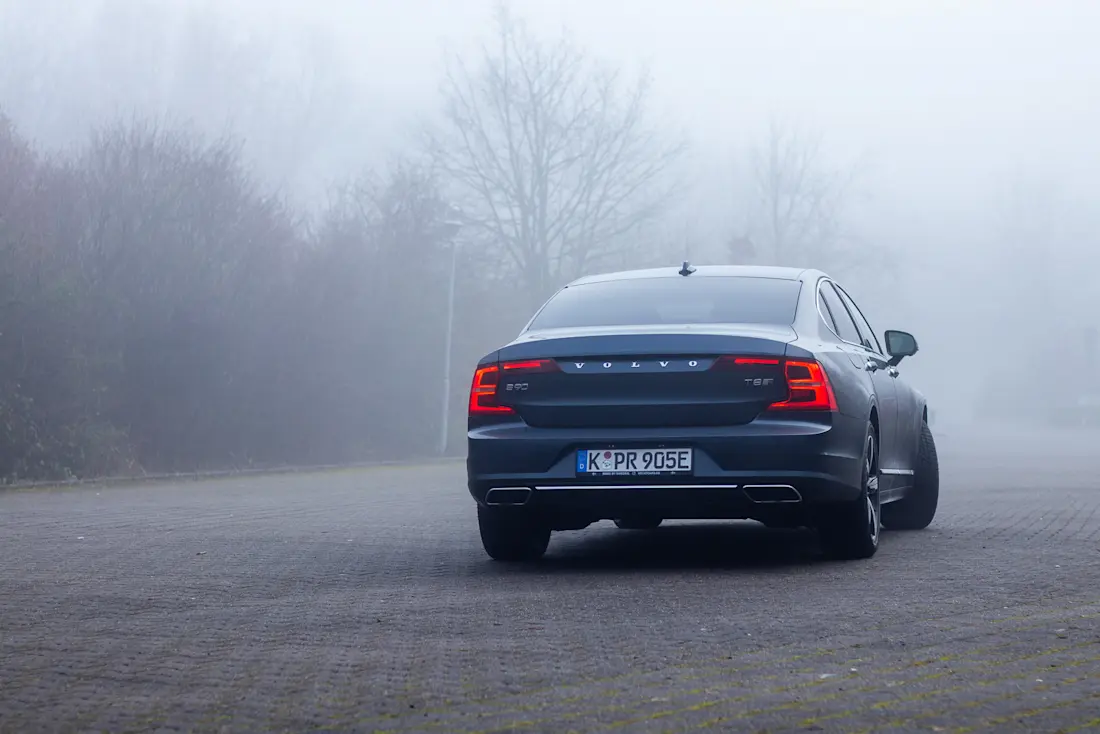 Volvo S90 T8 Twin Engine Back 2