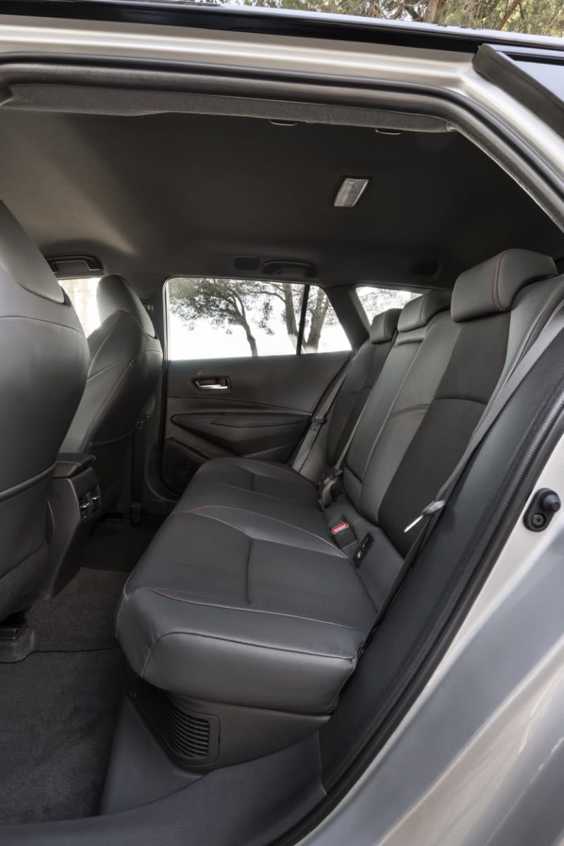 2023 - COROLLA TOURING SPORTS DPL-46