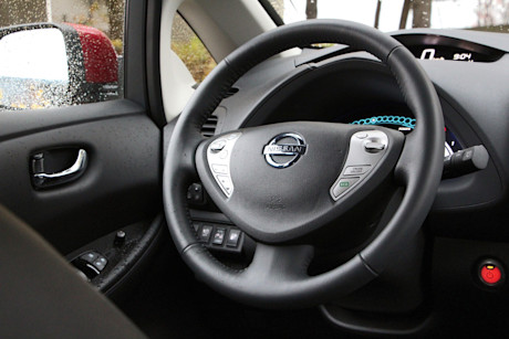 Editorial 2015 nissan leaf jy 19 4237