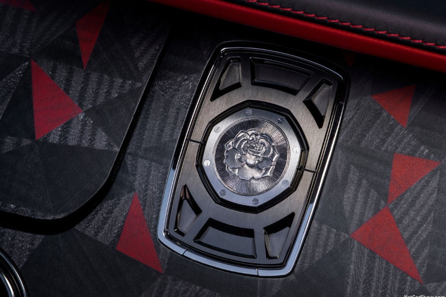 Rolls-Royce-más-caro-exclusivo-Droptail-La-Rose-Noire-2024 (15).jpg