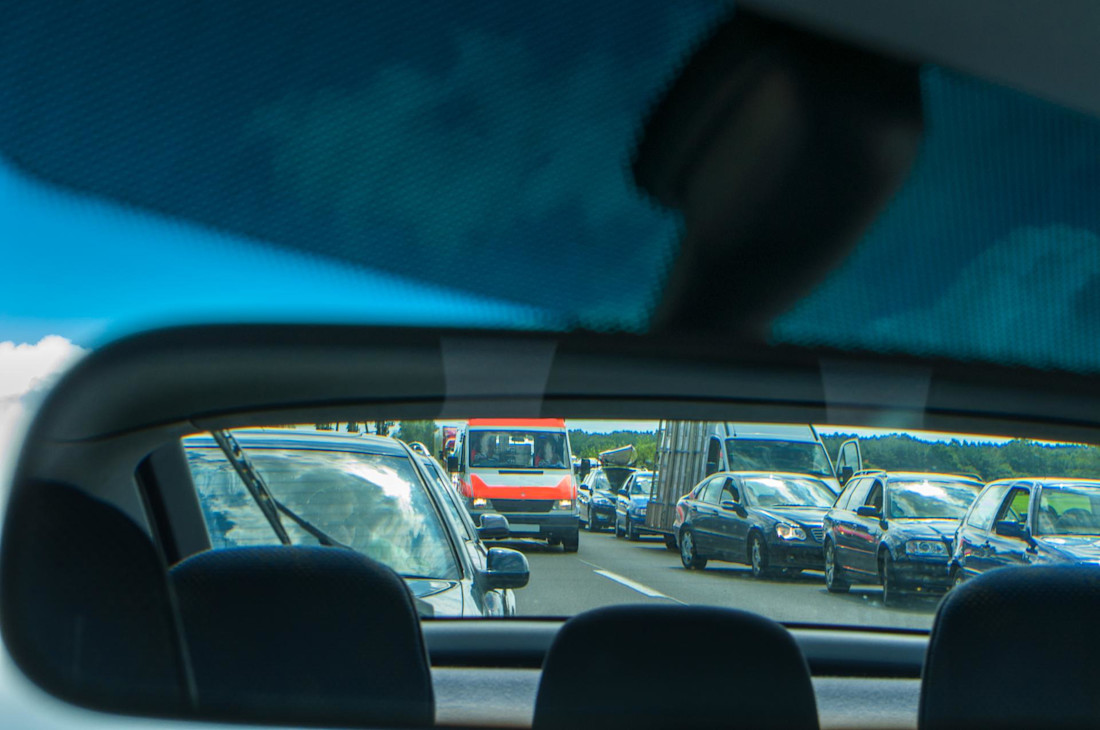 Rettungsgasse bilden – Pflicht und überlebenswichtig