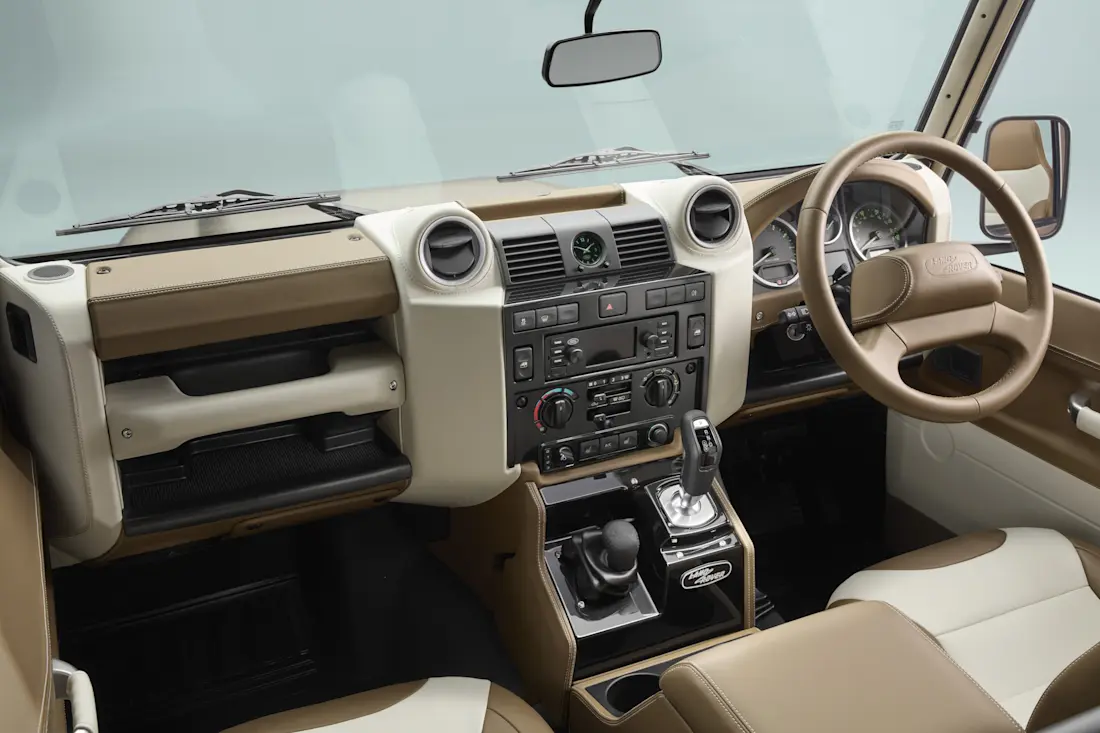 1326 SC HP LRCLASSIC V8 SOFTTOP HERO 06 Dash v3a