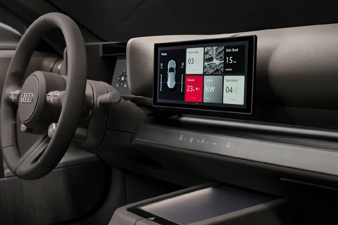  Audis Chief Creative Officer Massimo Frascella sieht Bildschirme im Auto zunehmend kritisch. Das Audi Concept C zeigte 2025 bereits deutlich kleinere Displays