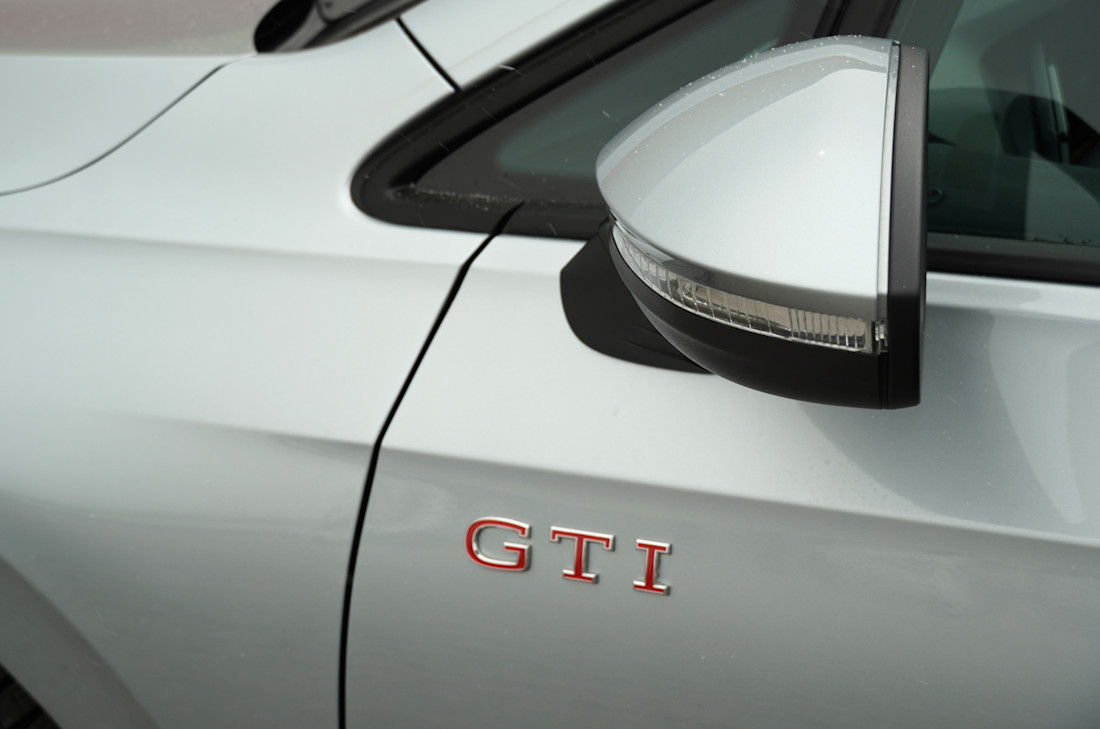 Volkswagen Golf GTI 2026 (2).jpg