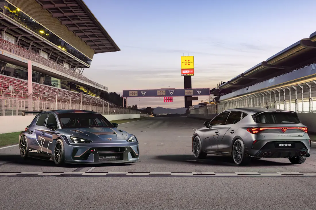 03 From-the-racetrack-to-the-road-The-new-CUPRA-Leon-VZ-TCR-and-CUPRA-Leon-VZ-bring-racing-spirit-to-the-street HQ