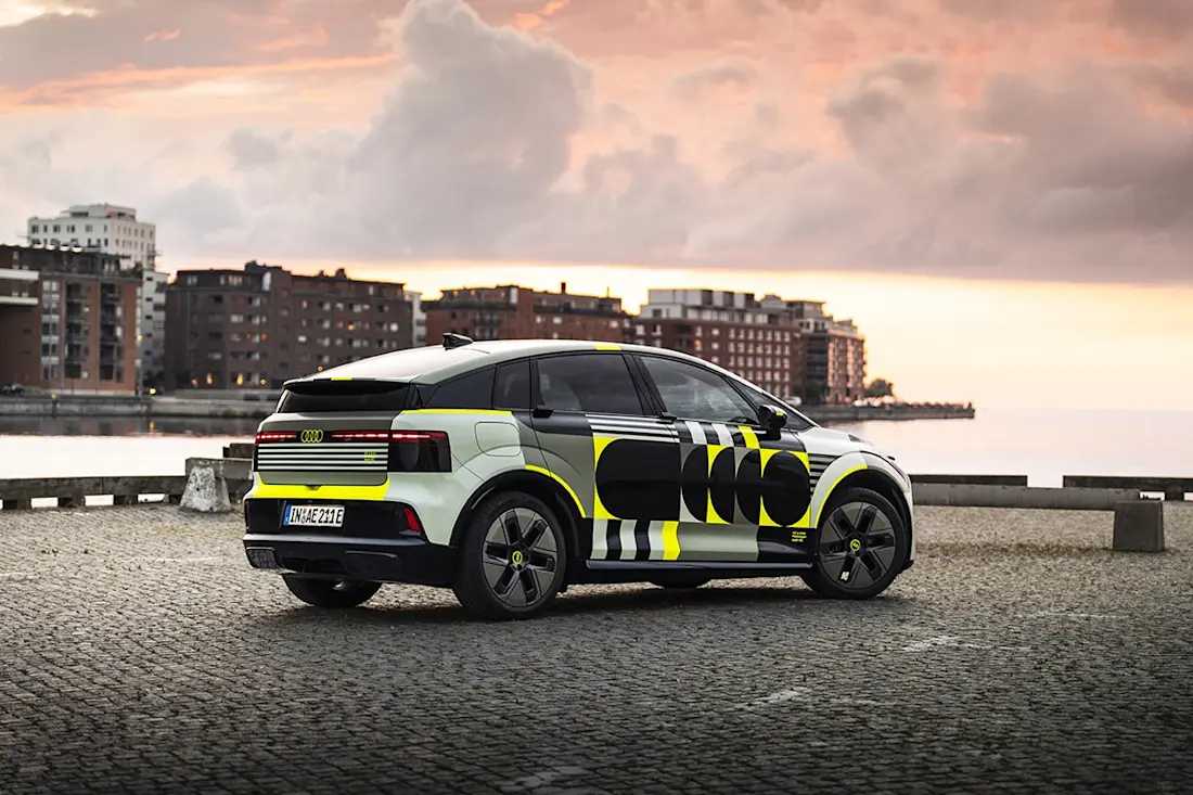 BEBE20260806 Audi A2e-tron 02