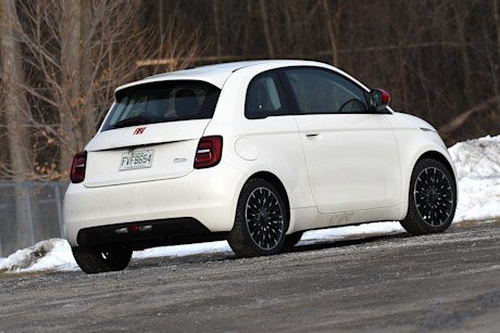 Fiat 500e 2025 : essai routier Body Image