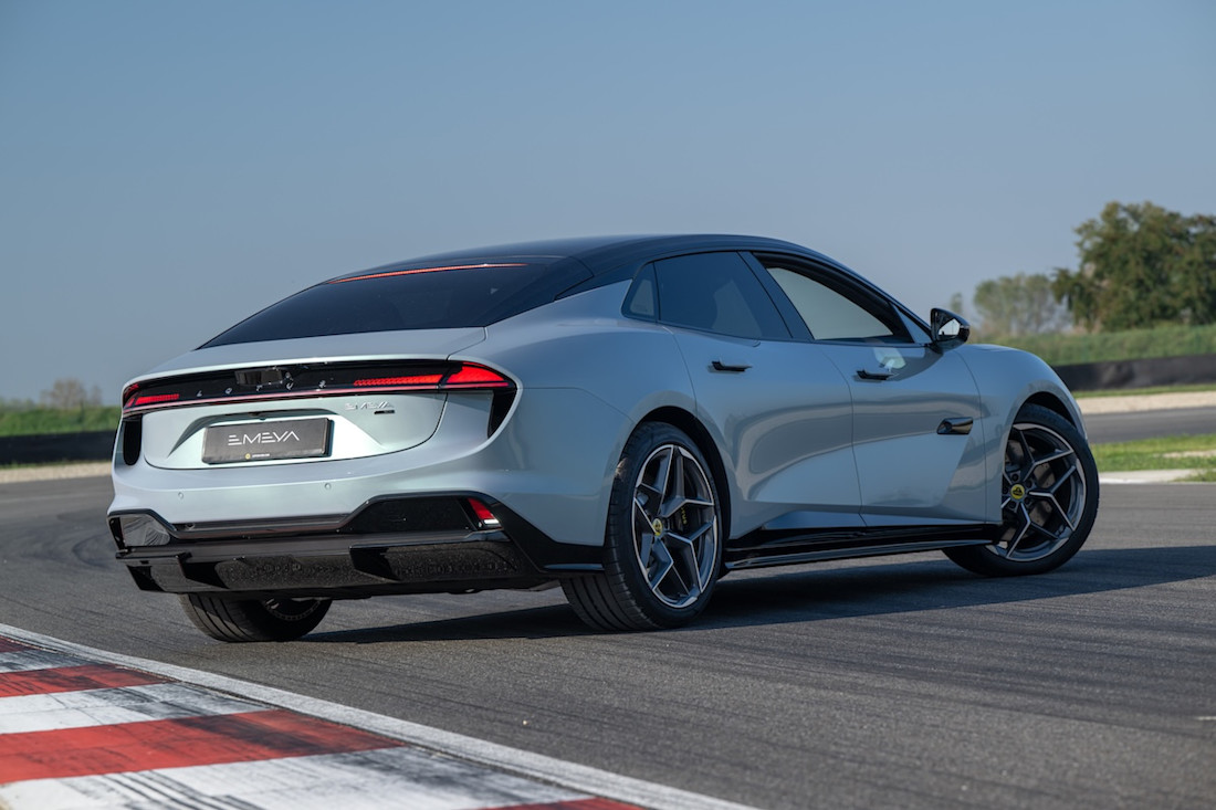 Lotus-Emeya-600-Sport-SE (11)