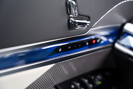 Editorial 2024 bmw 750e jw 11