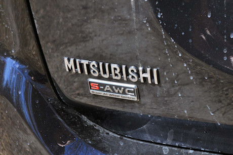 Editorial 2018 mitsubishi outlander phev gt s awc 37 mb