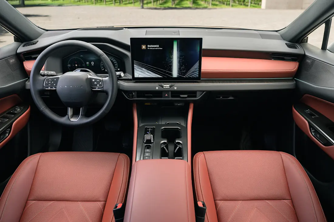 1920 nx350h luxury interior 009