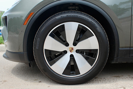 2025 Porsche Macan Electric Review Body Image