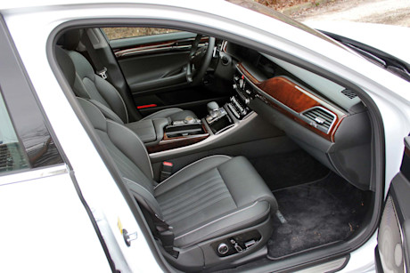 Editorial 2017 genesis g90 33t 14 dh