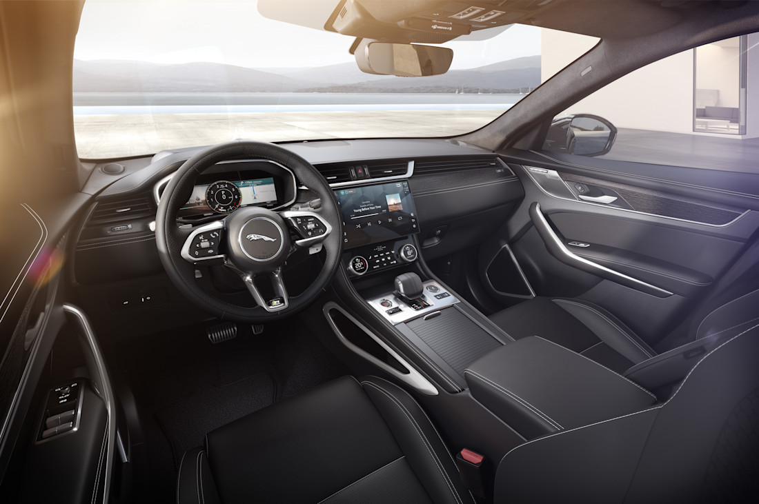 Jaguar_F-PACE_23MY_400_SPORT_Interior_Front_View_120422