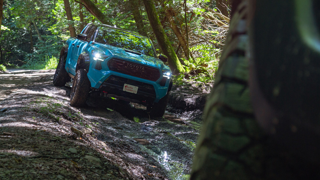 2026 Ford Ranger Raptor v Toyota Tacoma TRD Pro - Comp - KP - 261009 - 72.jpg