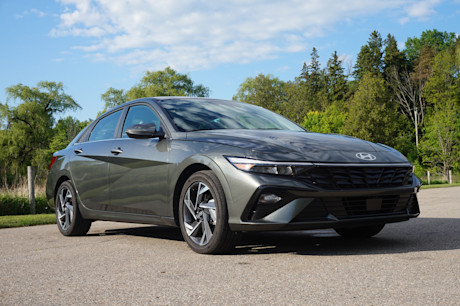 Editorial 2025 hyundai elantra hybrid td jl 250610 24