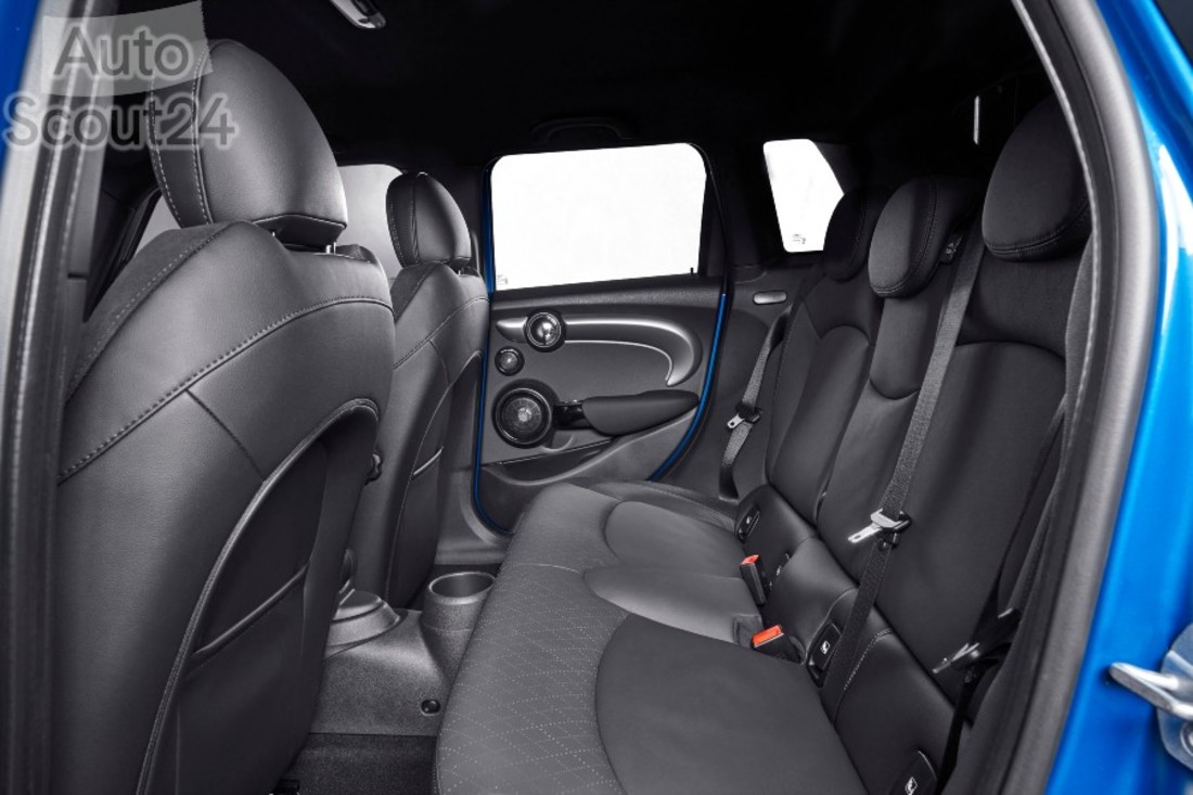 P90411822_highRes_mini-cooper-s-5-door (1).jpg