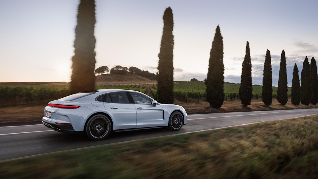 PORSCHE-PANAMERA-GTS-2024 (3).jpg