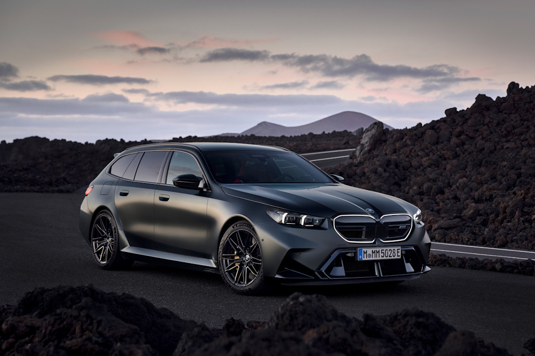BMW-M5-TOURING-2024 (7).jpg