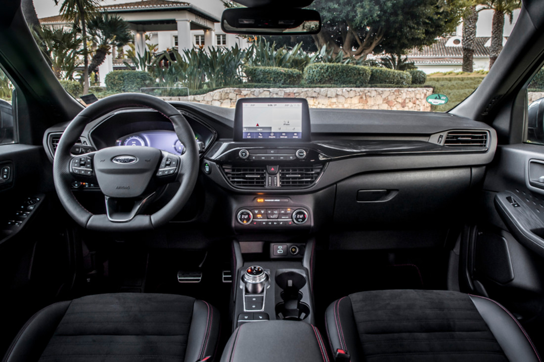 ford_kuga_st-line_x_plug-in_hybrid_3.jpeg