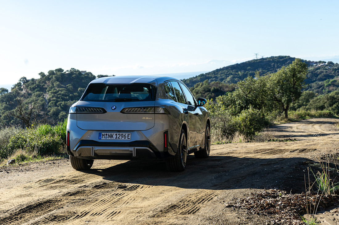 2027 BMW iX3 First Drive Review Image