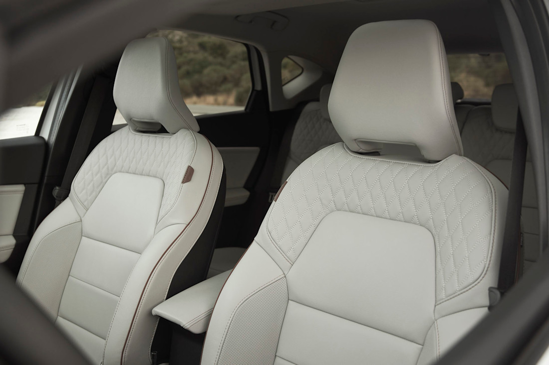 All-new-Renault-Captur-Arctic-White_046.jpg