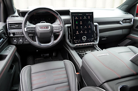 GMC Yukon AT4 Ultimate 2025 : essai routier Body Image