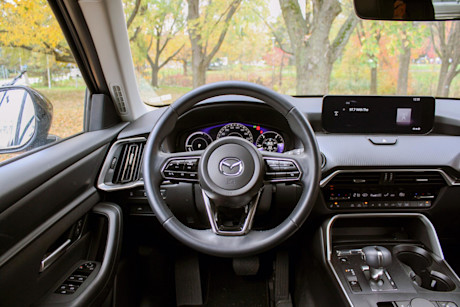 Jeep Grand Cherokee 4xe vs Mazda CX-90 PHEV 2024 : match comparatif Image