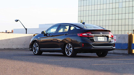 Editorial 02b 2019 honda clarity touring 04 jp
