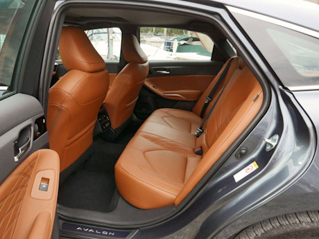 Editorial 2019 toyota avalon limited 14 bh