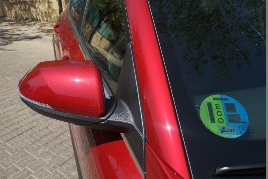 hyundai-kona-2023-1-0-mhev-tecno-review-autoscout24 (34).jpg