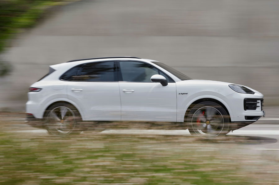 Porsche Cayenne S E-Hybrid (3).jpg