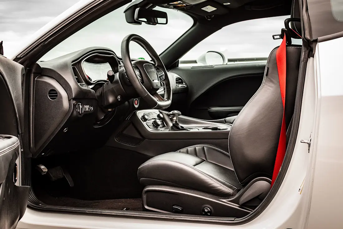 Dodge-SRT-Hellcat-Interior Dodge-SRT-Hellcat-Interior