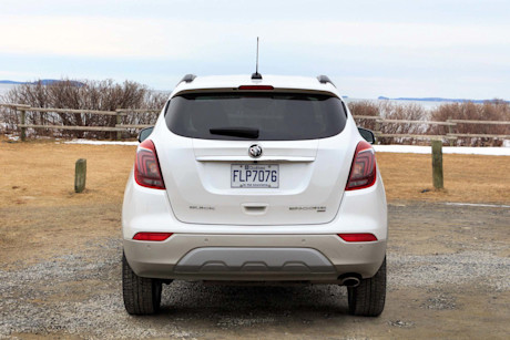 Editorial 2017 buick encore awd premium 07 ew