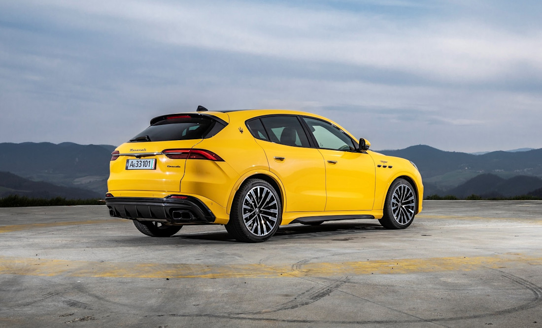 maserati-grecale-trofeo-heckansicht-gelb