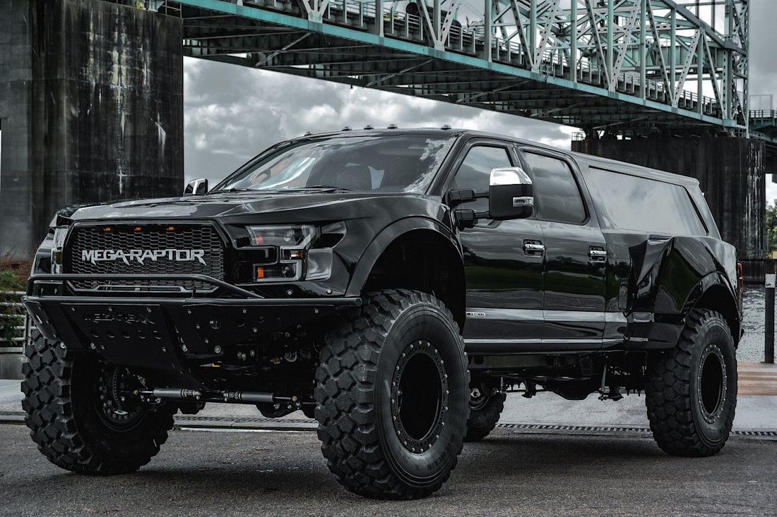 MegaRexx-ford-f250-suv-10-plazas (4).jpg