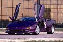 Lamborghini Diablo отстрани