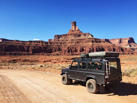 Editorial 2000 land rover defender 110 scott pelly 08