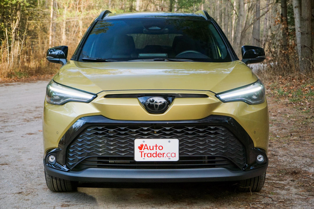 Editorial 2024 toyota corolla cross hybrid xse td 231220 01 di