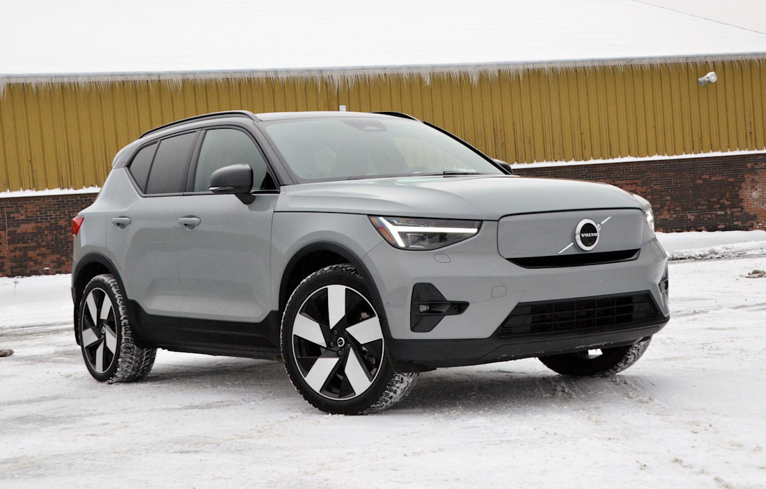 Editorial 2024 volvo xc40 recharge ultimate td fr 240201 01 va