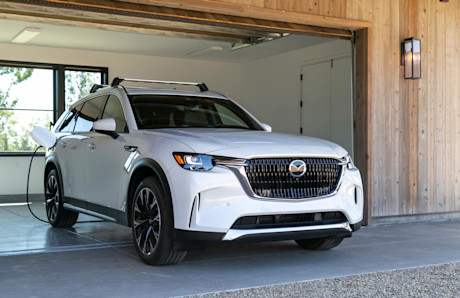 Editorial 2024 mazda cx 90 phev 01 jw