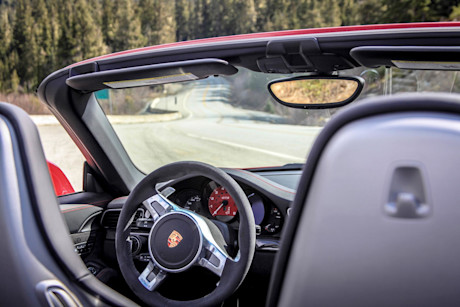 Editorial 2015 porsche 911 carrera4 cabriolet gts bm 20