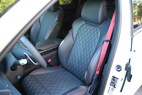 Genesis GV70 3.5T Sport Plus 2025 : essai routier Body Image