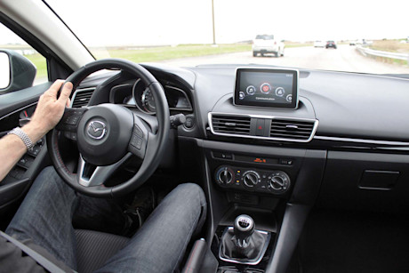 Editorial 2016 mazda3 sport gs pb 11