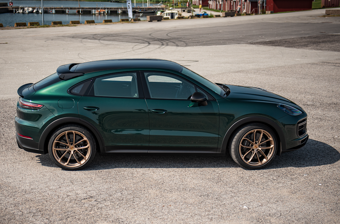 porsche-cayenne-turbo-gt-side