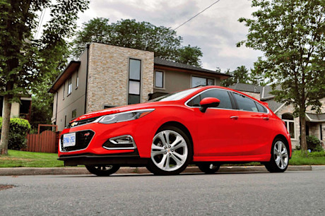 Editorial 2017 chevrolet cruze hatchback premier 07 mb